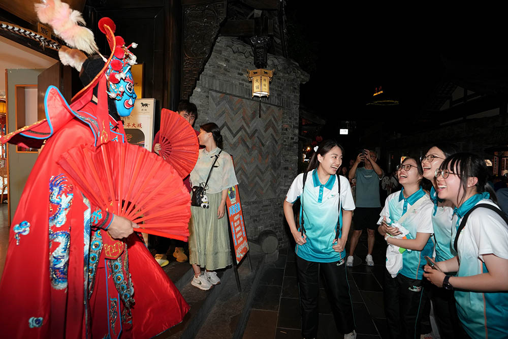 暑期文化考察團 -- 探索成都及臥龍國家級自然保護區-活動花絮50